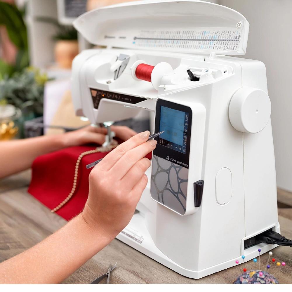 Singer HUSQVARNA® VIKING® Refurbished OPAL™ 690Q Sewing Machine