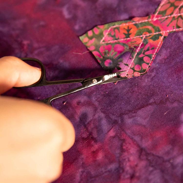 singer PFAFF® 3.5in/8.9cm Curved Embroidery Scissor