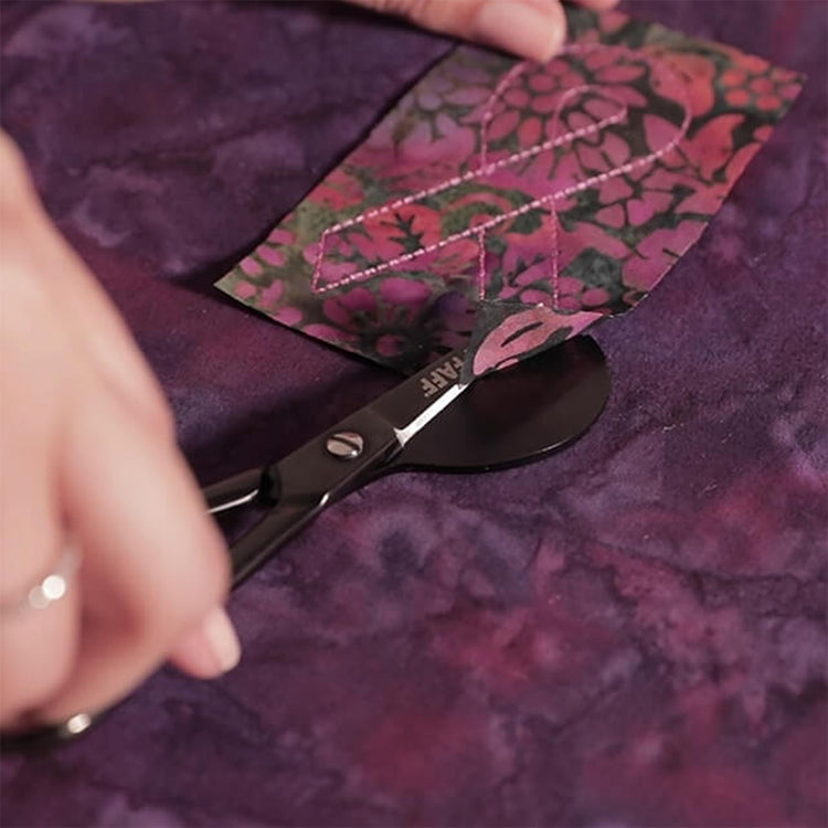 singer PFAFF® 6in/15.2cm Right Hand Applique Scissor