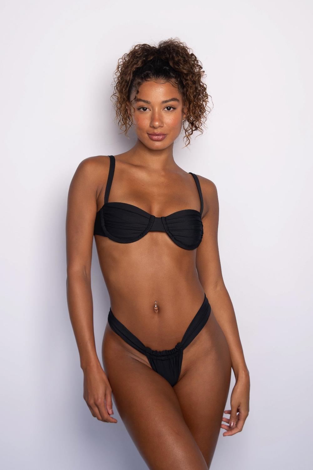 Skatïe Asha Bikini Top In Black – SKATIE