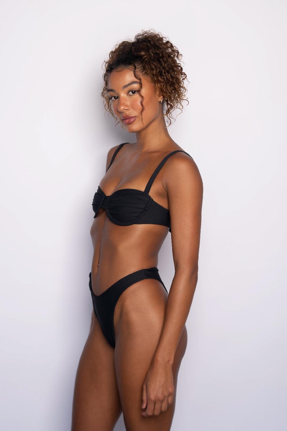 Skatïe Asha Bikini Top In Black – SKATIE