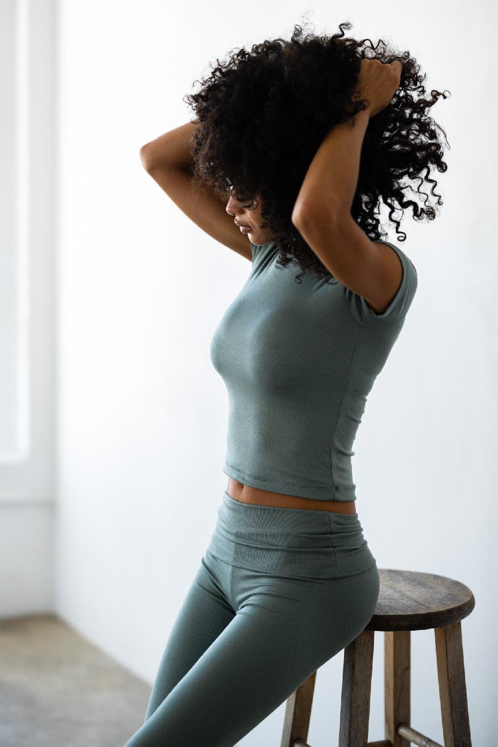 Skatïe Easy Tee Ribbed In Sage – SKATIE