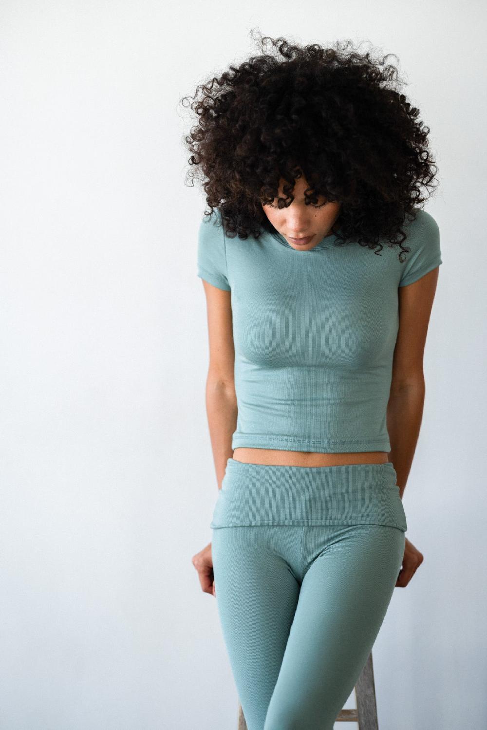 Skatïe Easy Tee Ribbed In Sage – SKATIE