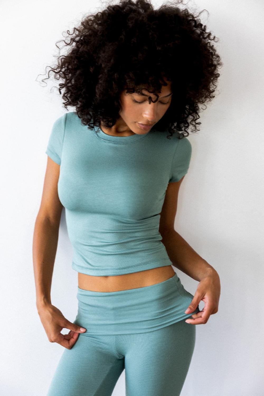 skatïe Easy Tee Ribbed in Sage – SKATIE