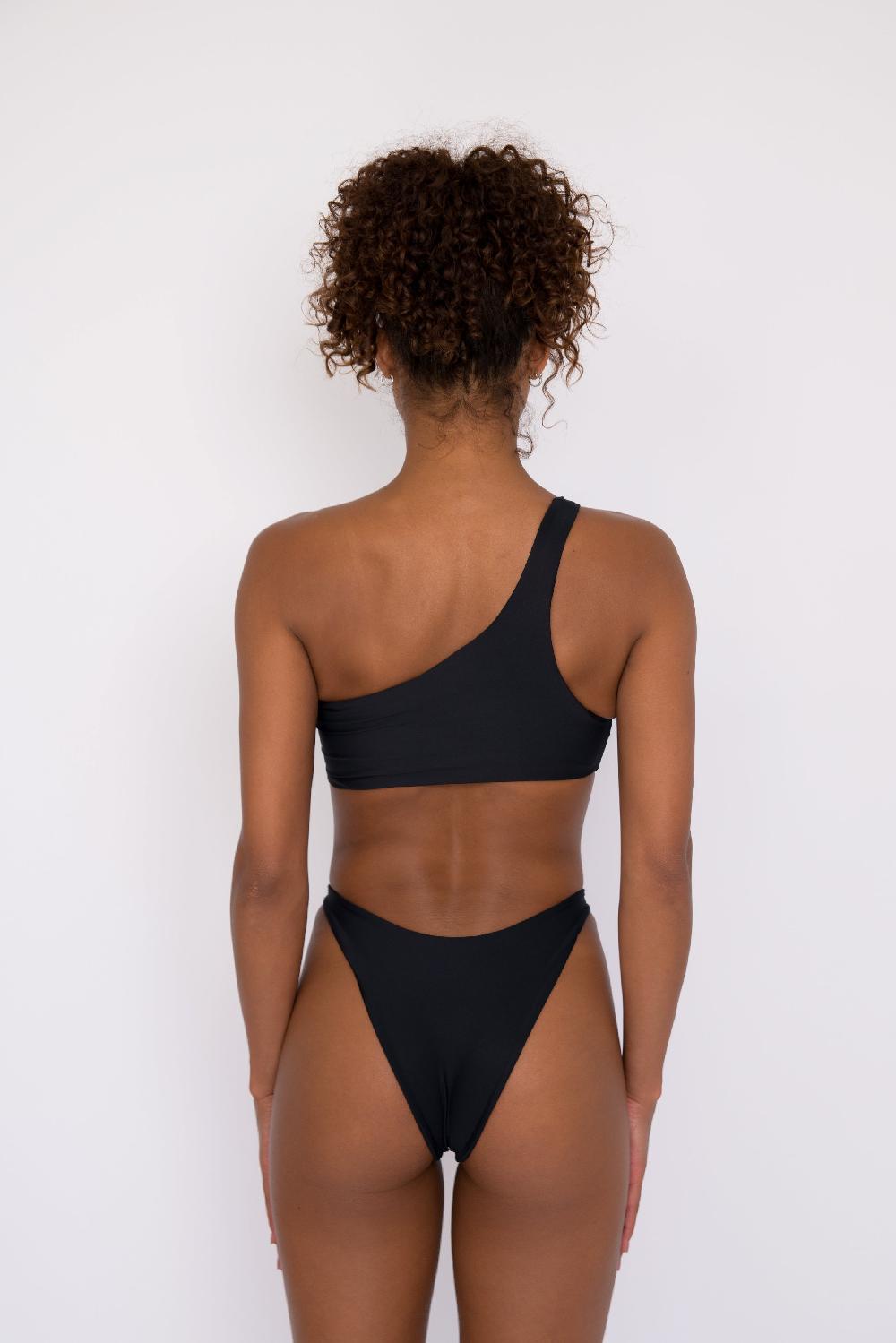 Skatïe Ellis Bikini Top In Black – SKATIE