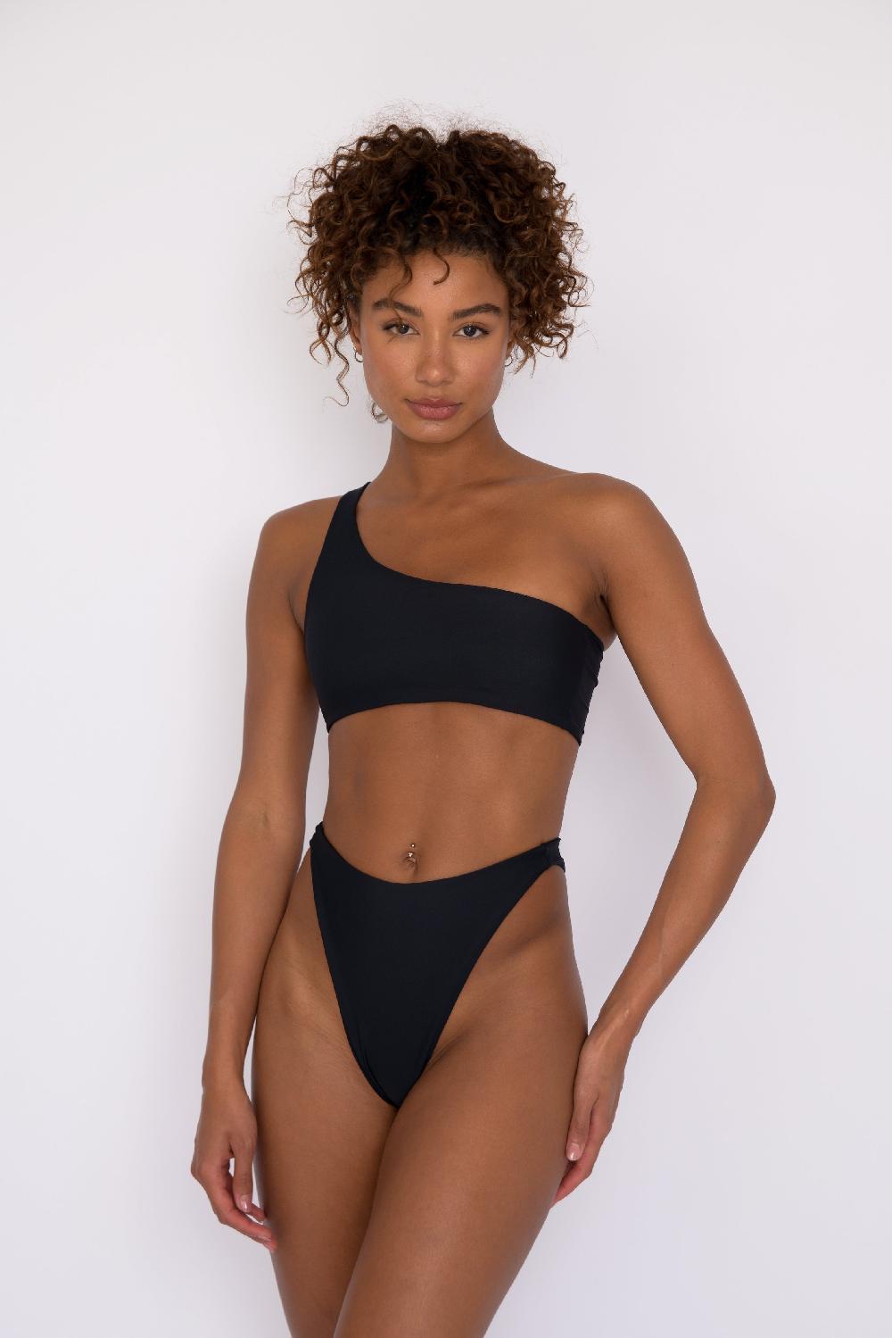 Skatïe Ellis Bikini Top In Black – SKATIE