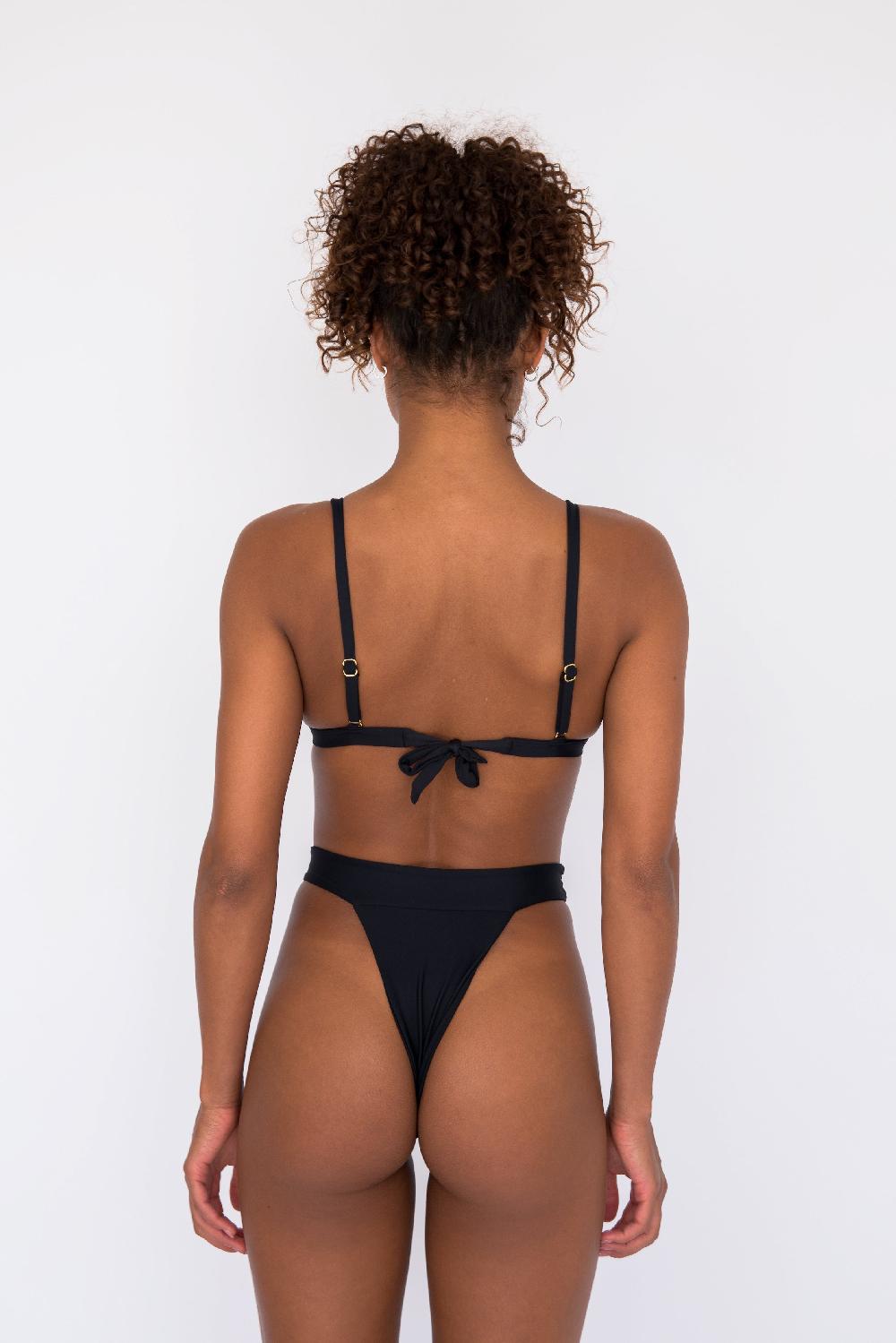 Skatïe Kourtney Bikini Top In Black – SKATIE