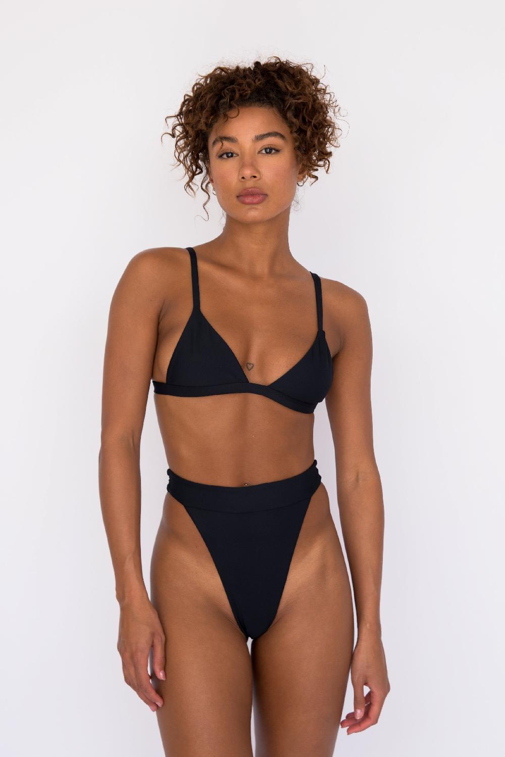 skatïe Kourtney Bikini Top in Black – SKATIE