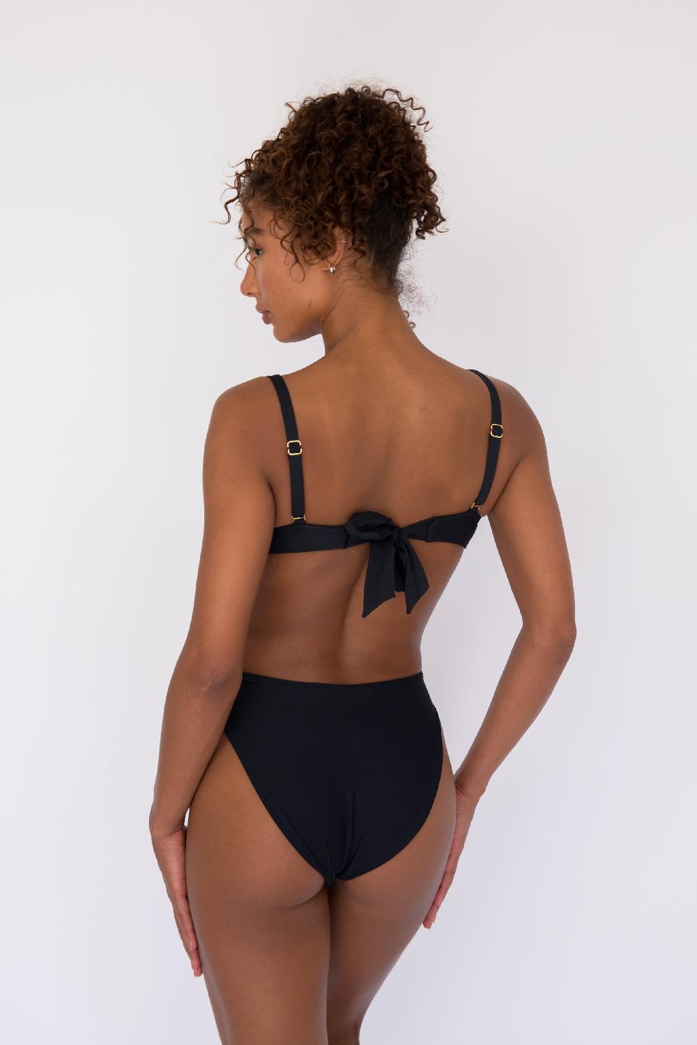 Skatïe Lola Bikini Top In Black – SKATIE