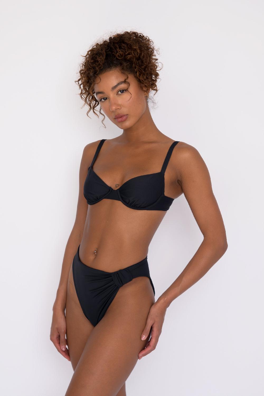 Skatïe Lola Bikini Top In Black – SKATIE