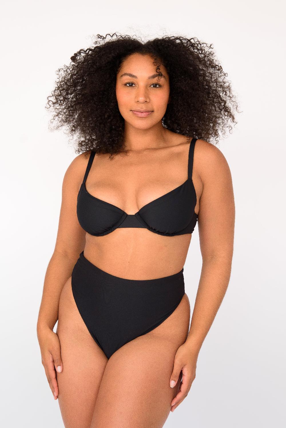 Skatïe Lola Bikini Top In Black – SKATIE