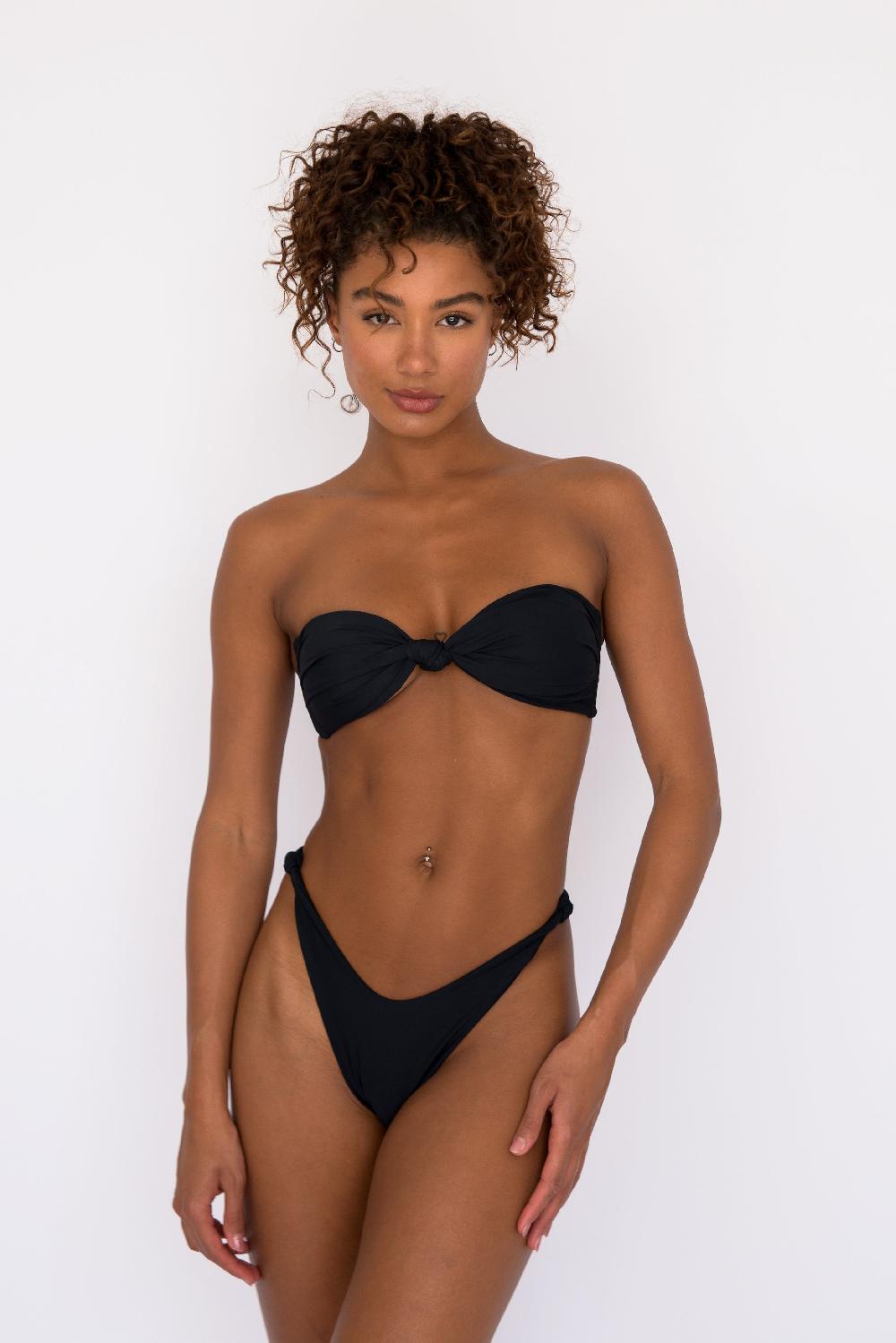 Skatïe Lyndi Bikini Top In Black – SKATIE