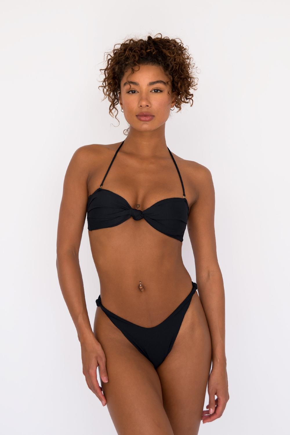 Skatïe Lyndi Bikini Top In Black – SKATIE