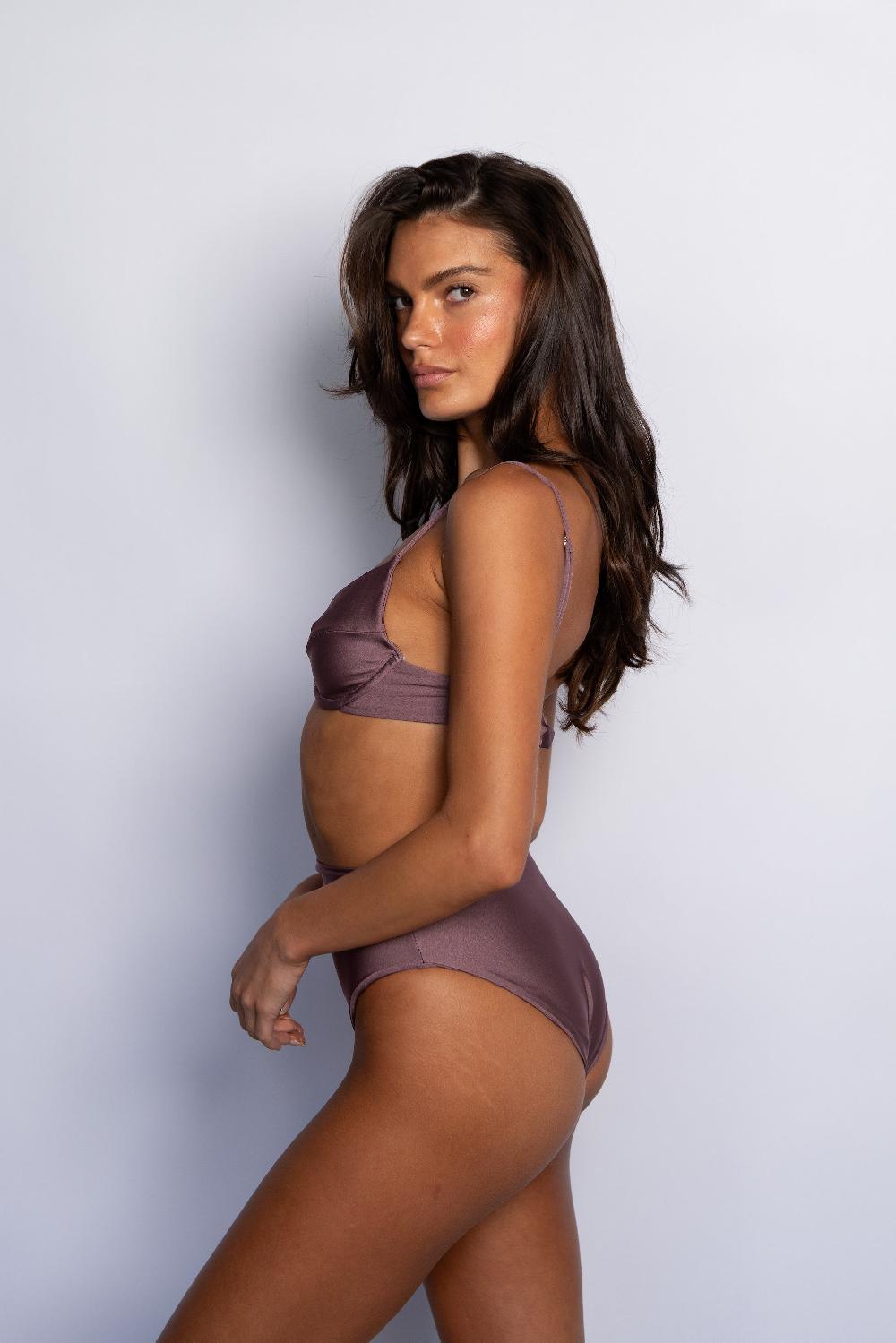 Skatïe Monroe Bottom In Romance – SKATIE