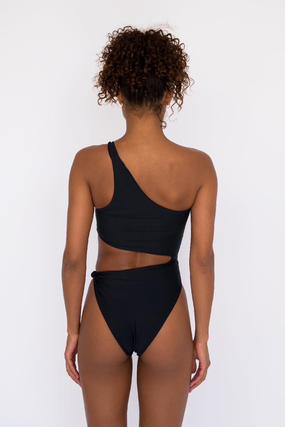 Skatïe Nicole One Piece In Black – SKATIE