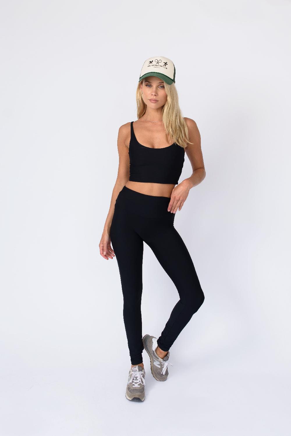 Skatïe Paige Crop In Black – SKATIE