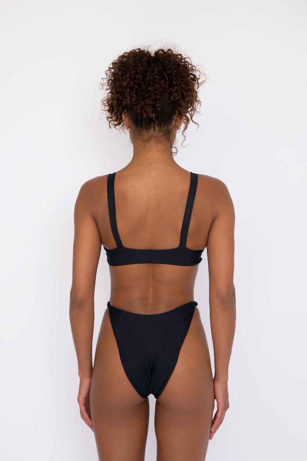 Skatïe Penny Bikini Top In Black – SKATIE