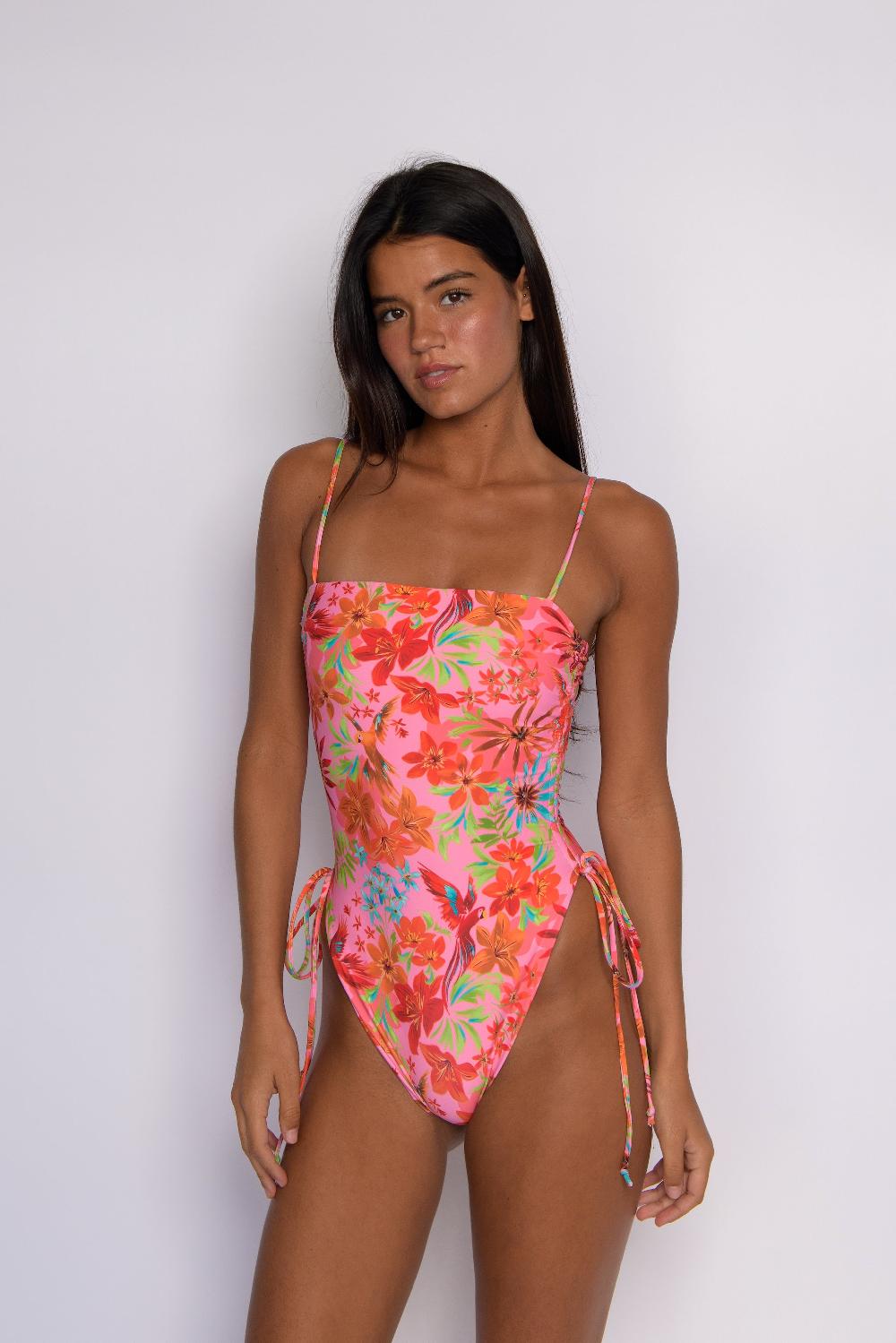 skatïe Raye One Piece in Huatulco – SKATIE