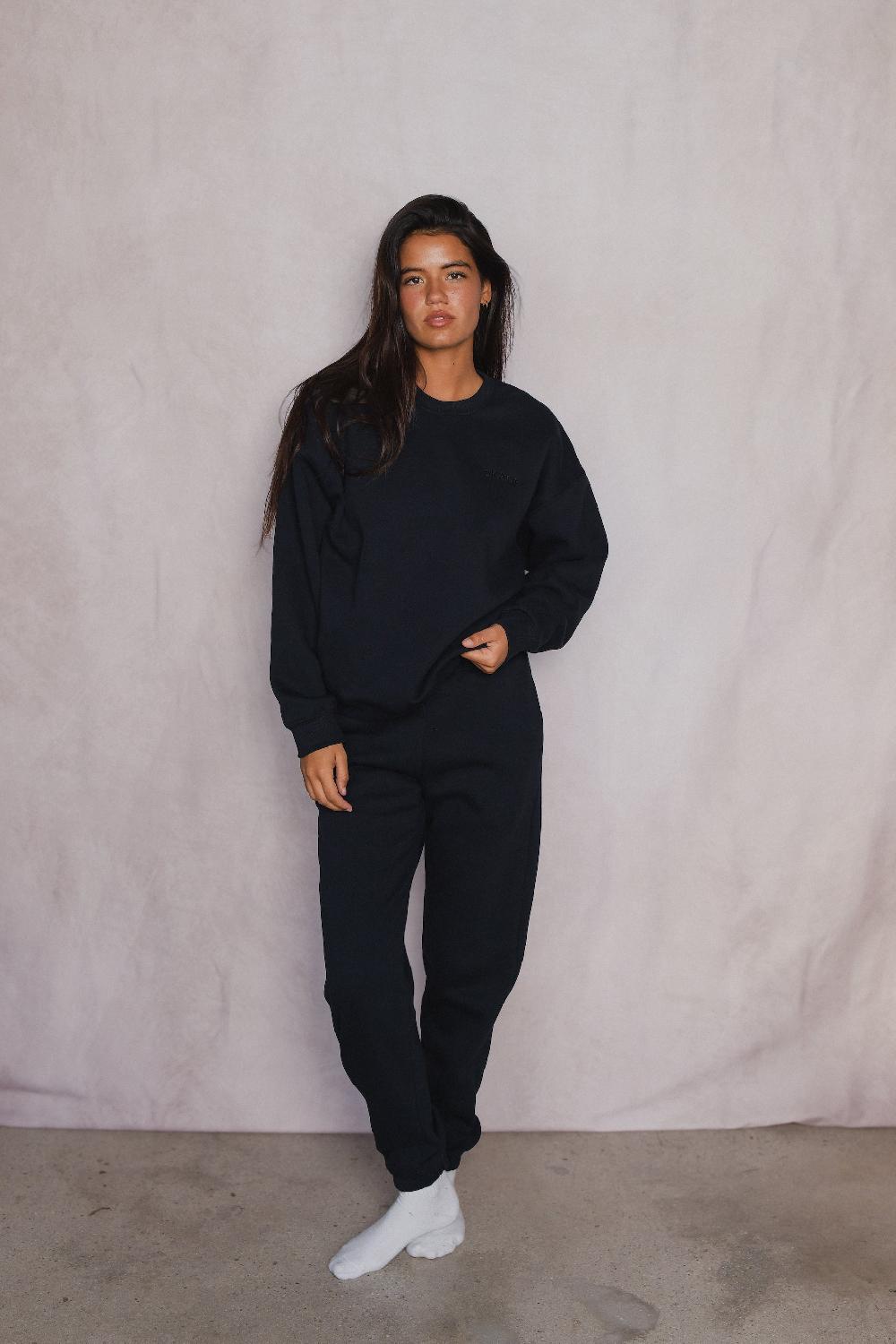 Skatïe Ultralux Chris Crewneck In Black – SKATIE