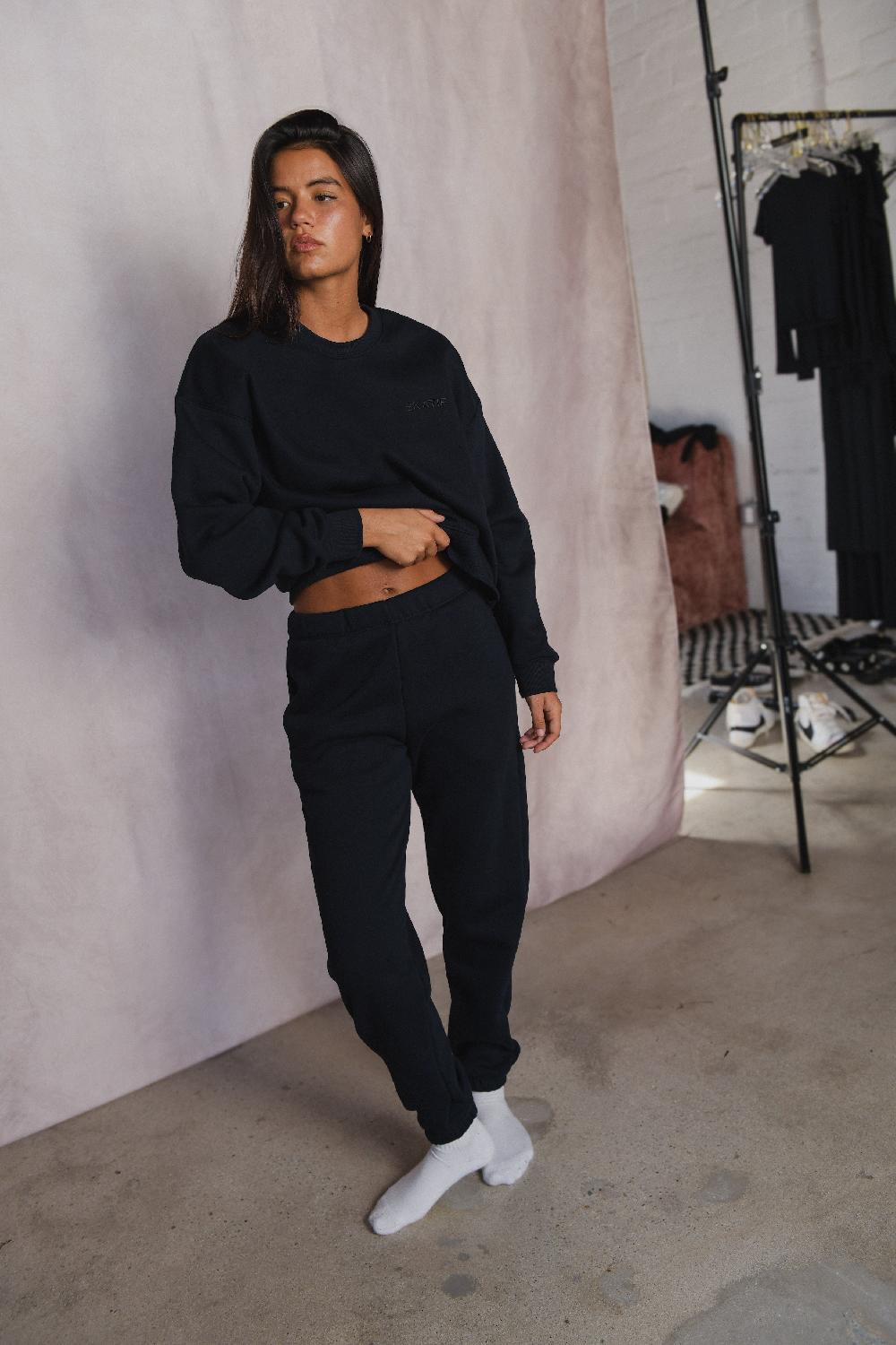 Skatïe Ultralux Ziggy Sweatpants In Black – SKATIE