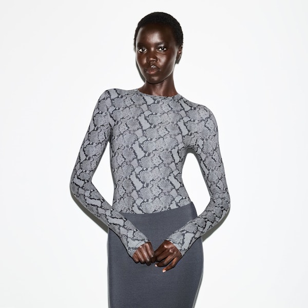 Skims FITS EVERYBODY LONG SLEEVE CREW NECK BODYSUIT