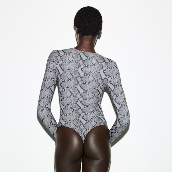 Skims FITS EVERYBODY LONG SLEEVE CREW NECK BODYSUIT