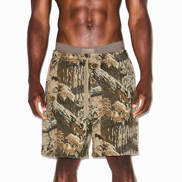 Skims HEAVYWEIGHT FLEECE MENS REALTREE RELAXED SHORT