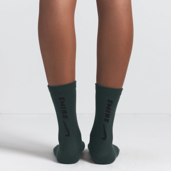 skims NikeSKIMS ACCESSORIES DRI-FIT CREW SOCK 3-PACK