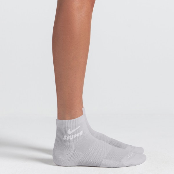 skims NikeSKIMS ACCESSORIES DRI-FIT QUARTER CREW SOCK 3-PACK