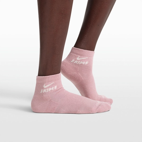 skims NikeSKIMS ACCESSORIES DRI-FIT QUARTER CREW SOCK 3-PACK