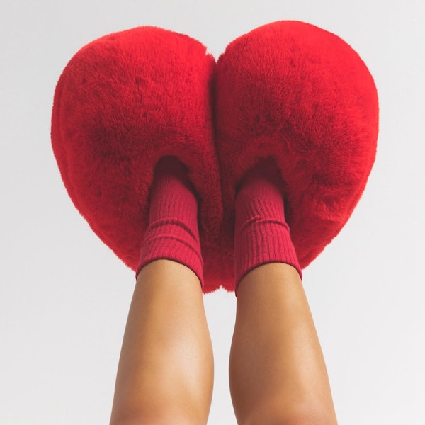 skims FAUX FUR HEART SLIPPER
