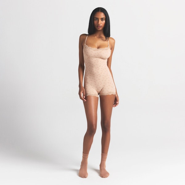 skims FITS EVERYBODY LACE ONESIE