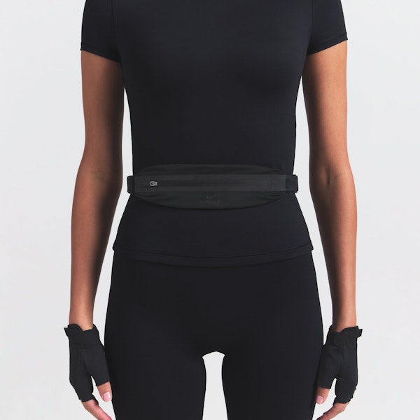 Skims NikeSKIMS ACCESSORIES SLIM WAISTPACK