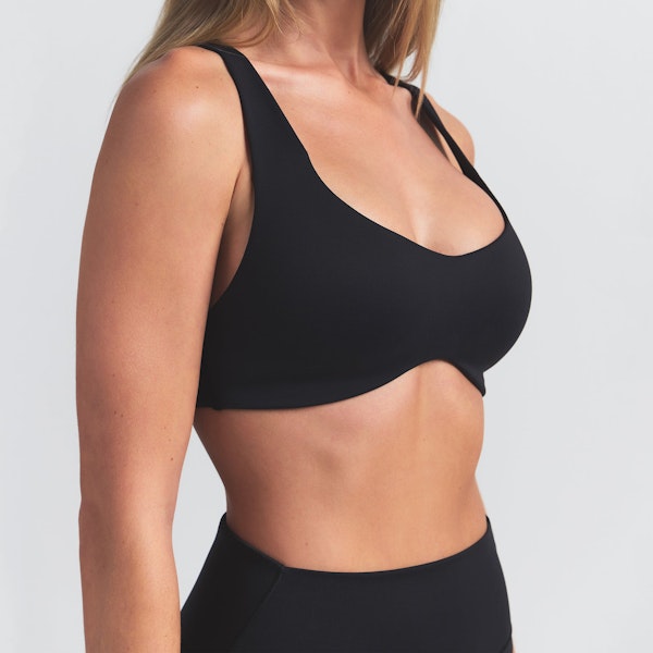 Skims NikeSKIMS MATTE SHAPING SCOOP BRA