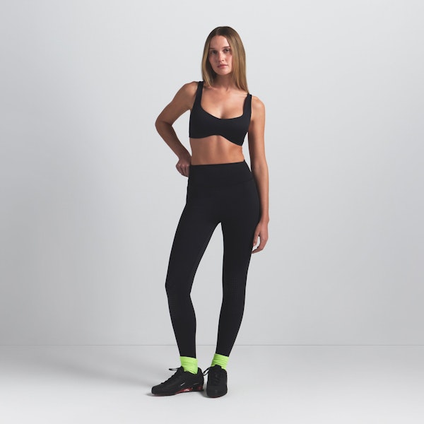 skims NikeSKIMS MATTE SHAPING SCOOP BRA