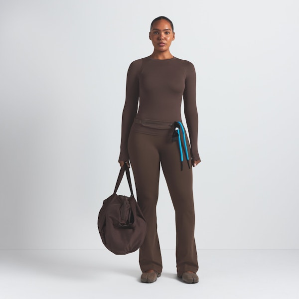 skims NikeSKIMS MATTE SLIM FLARE LEGGING