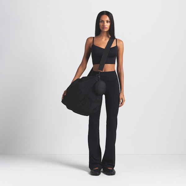 skims NikeSKIMS MATTE SLIM FLARE LEGGING