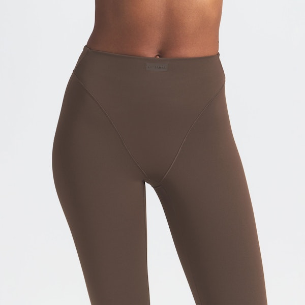 Skims NikeSKIMS MATTE V-LINE 26" LEGGING