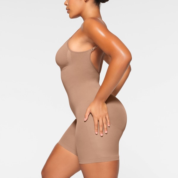 Skims SEAMLESS SCULPT LOW BACK MID THIGH BODYSUIT