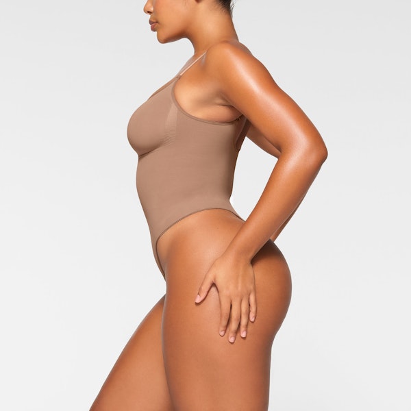 Skims SEAMLESS SCULPT THONG BODYSUIT