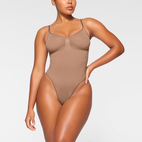 skims SEAMLESS SCULPT THONG BODYSUIT