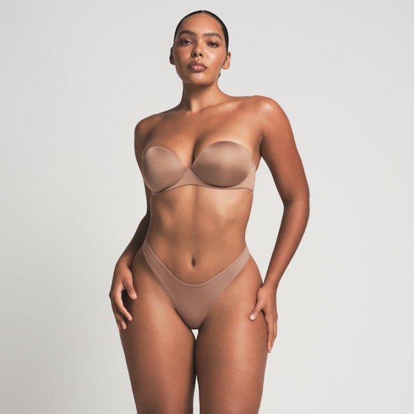 skims SKIMS ULTIMATE STRAPLESS PUSH-UP BRA