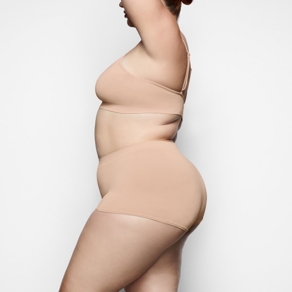 Skims SOFT SMOOTHING SEAMLESS BOY SHORT