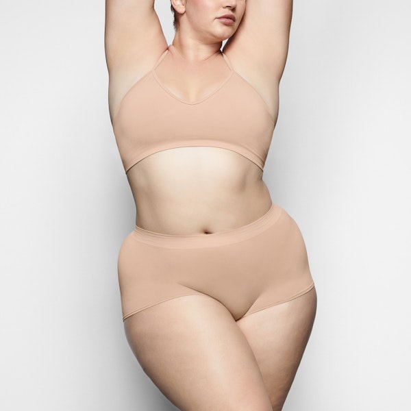 skims SOFT SMOOTHING SEAMLESS BOY SHORT