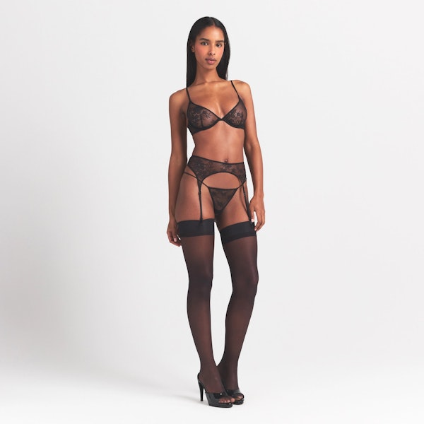 skims ULTRA FINE LACE UNLINED SCOOP BRA