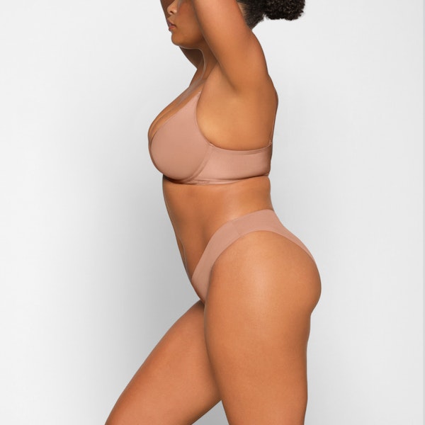 Skims WEIGHTLESS SCOOP BRA