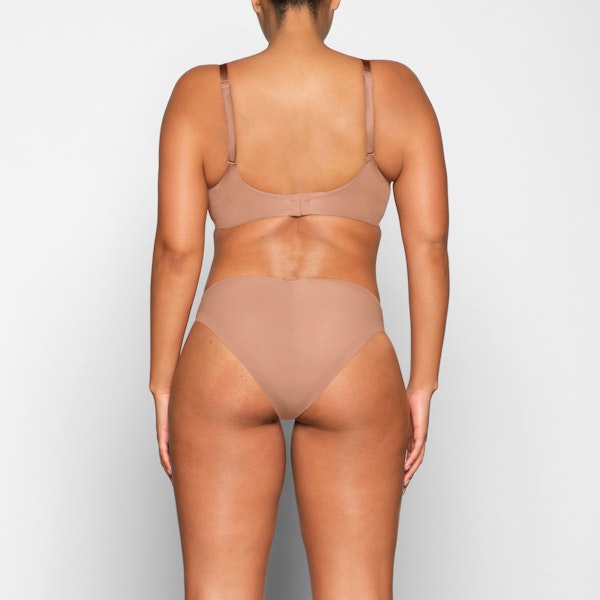 Skims WEIGHTLESS SCOOP BRA