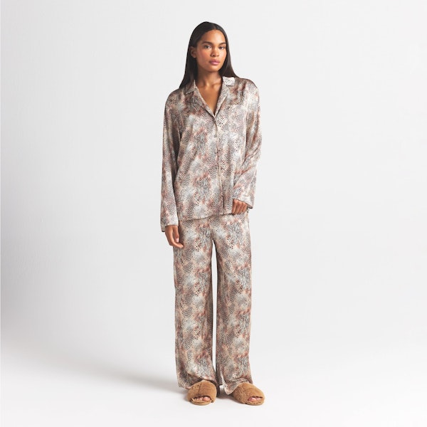 skims WOVEN SHINE LONG SLEEP SET