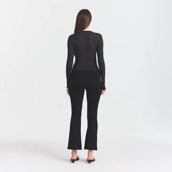 skims THE ESSENTIAL COLLECTION HIGH-WAISTED CROPPED KICK FLARE PANT