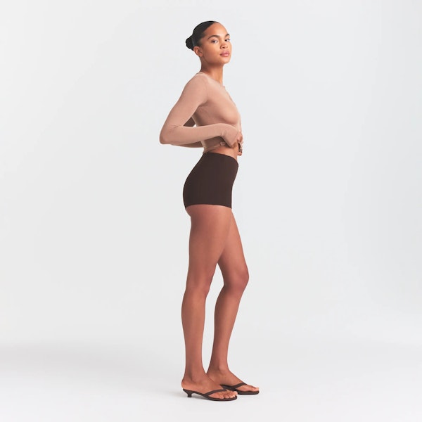 Skims THE ESSENTIAL COLLECTION HIGH-WAISTED HOT SHORT